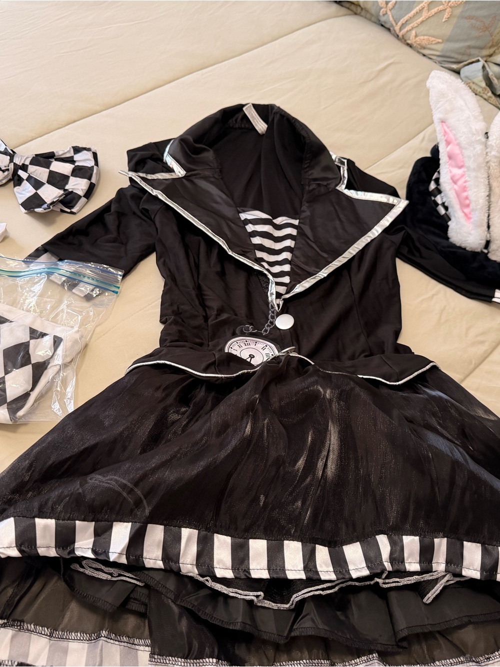 Alice in Wonderland Mad Hatter five-piece costume, women’s size